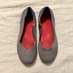 Rothy’s Pebble Grey size 8 rounded toe ballet flat.  Used condition.